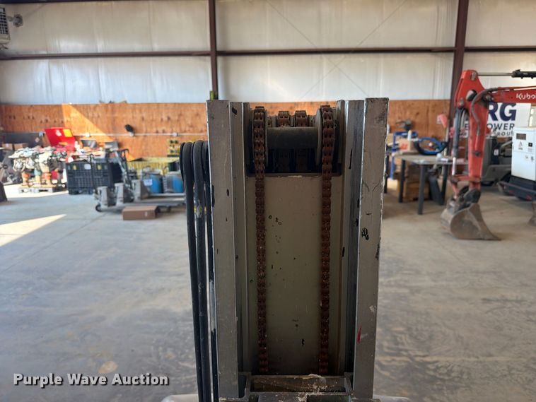 image for item FC3279 2010 JLG 20MVL vertical lift