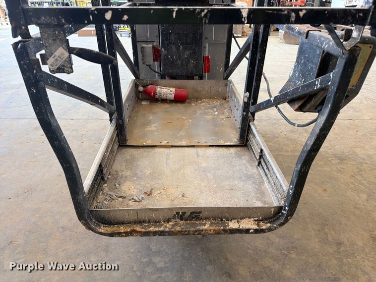 image for item FC3279 2010 JLG 20MVL vertical lift