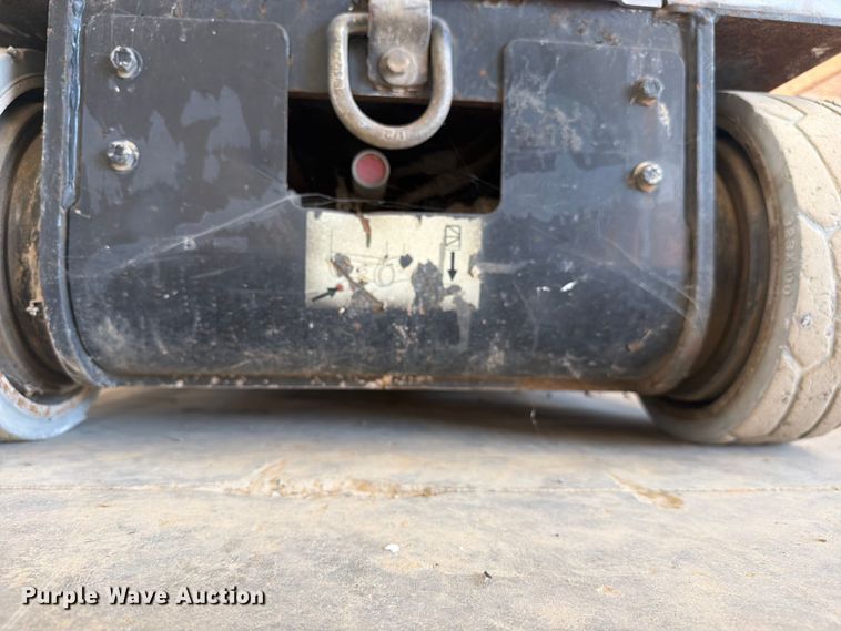 image for item FC3279 2010 JLG 20MVL vertical lift