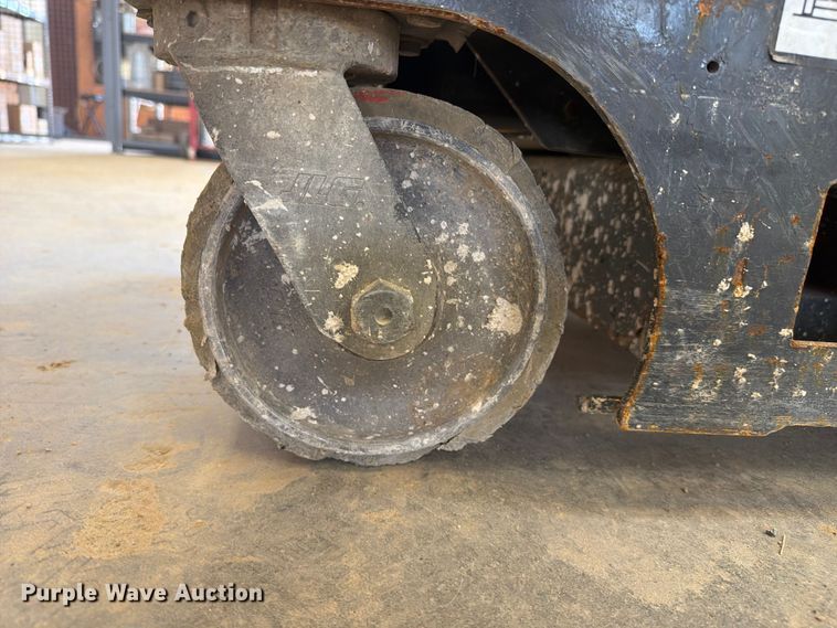 image for item FC3279 2010 JLG 20MVL vertical lift