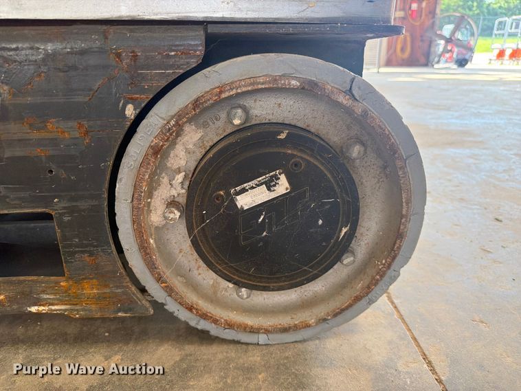 image for item FC3279 2010 JLG 20MVL vertical lift