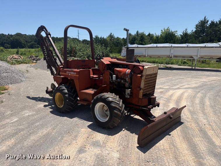 image for item FC4027 Ditch Witch 5010DD trencher