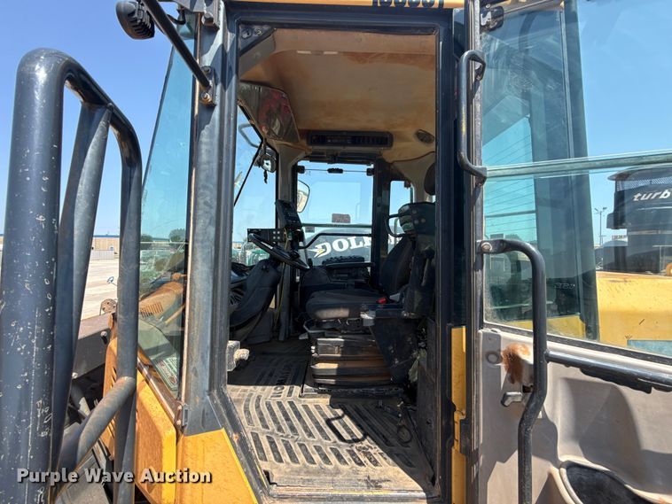 image for item FC4036 2013 Komatsu WA500-7 wheel loader