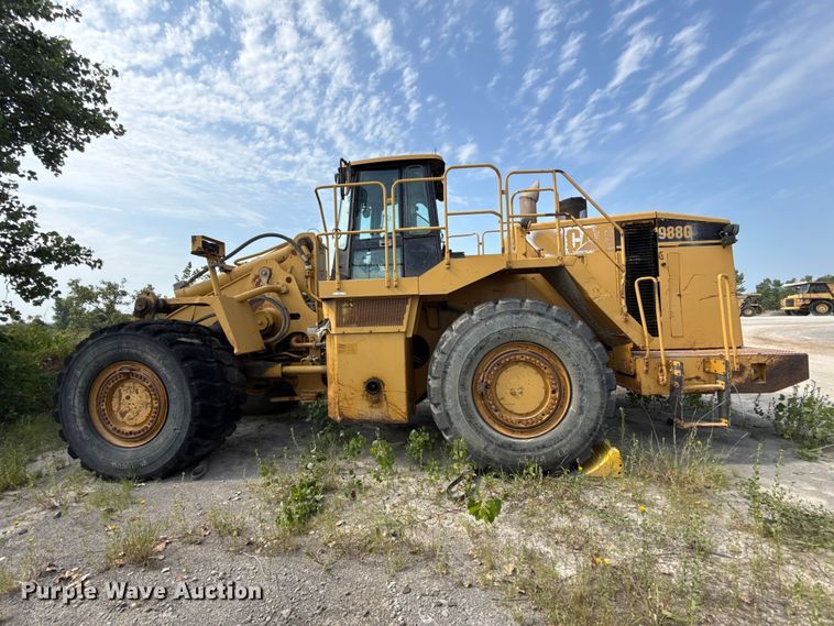 image for item FC4037 2002 Caterpillar 988G wheel loader