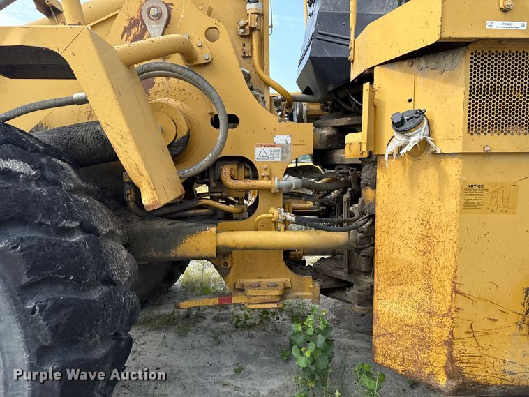 image for item FC4037 2002 Caterpillar 988G wheel loader