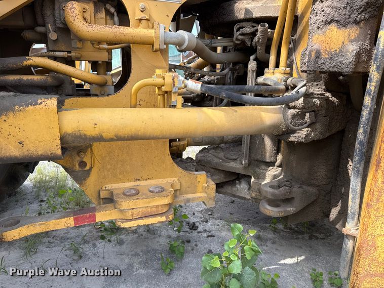 image for item FC4037 2002 Caterpillar 988G wheel loader