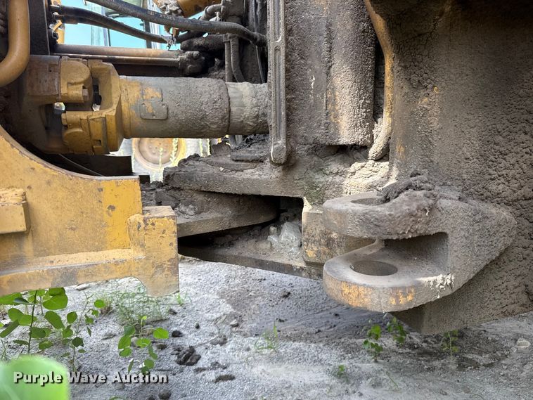 image for item FC4037 2002 Caterpillar 988G wheel loader