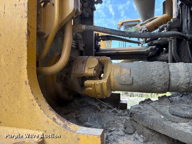 image for item FC4037 2002 Caterpillar 988G wheel loader