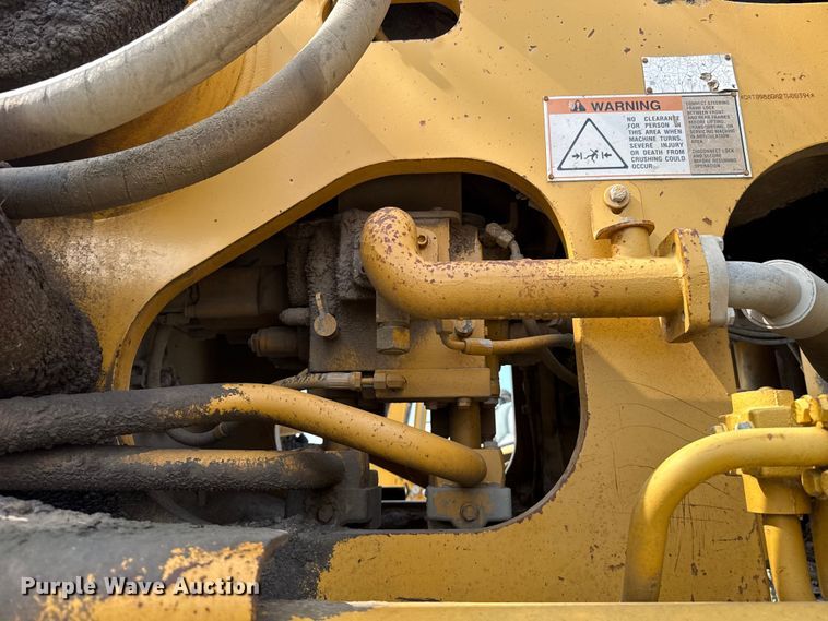 image for item FC4037 2002 Caterpillar 988G wheel loader