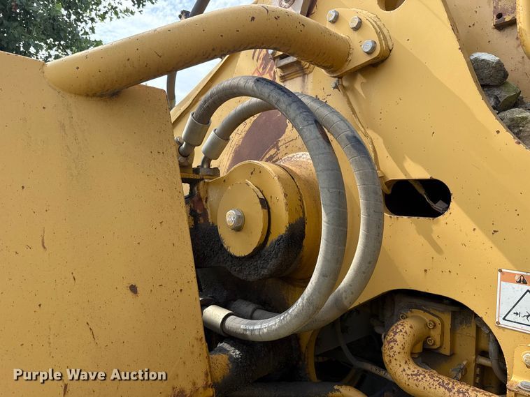 image for item FC4037 2002 Caterpillar 988G wheel loader