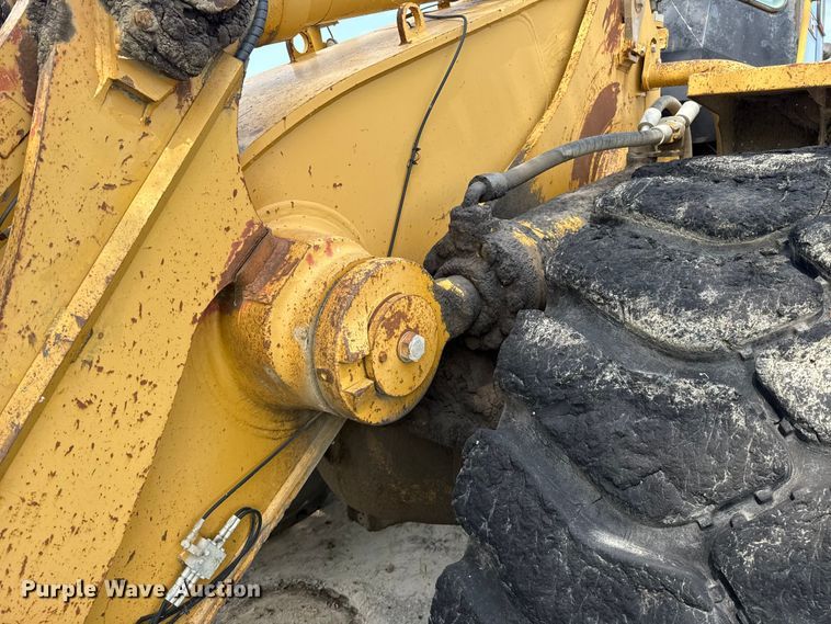 image for item FC4037 2002 Caterpillar 988G wheel loader