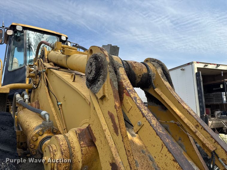 image for item FC4037 2002 Caterpillar 988G wheel loader