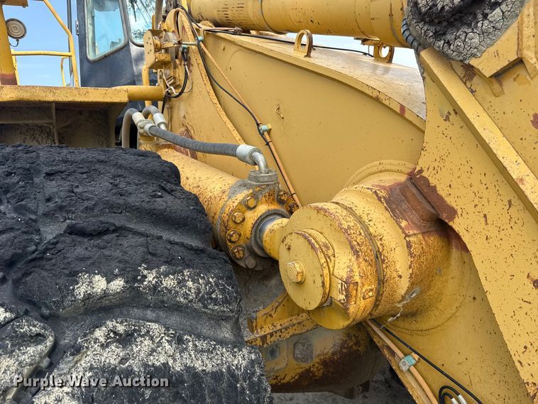 image for item FC4037 2002 Caterpillar 988G wheel loader