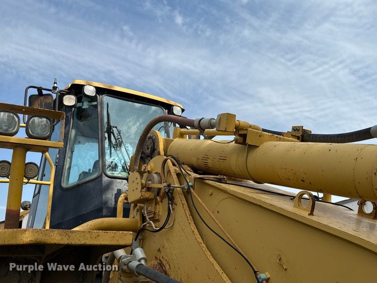 image for item FC4037 2002 Caterpillar 988G wheel loader