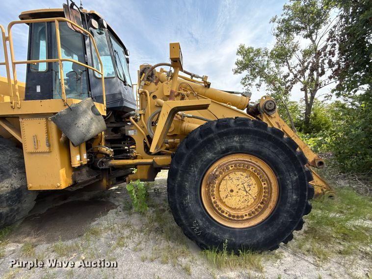 image for item FC4037 2002 Caterpillar 988G wheel loader
