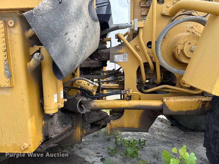 image for item FC4037 2002 Caterpillar 988G wheel loader
