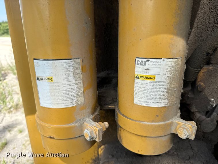 image for item FC4037 2002 Caterpillar 988G wheel loader