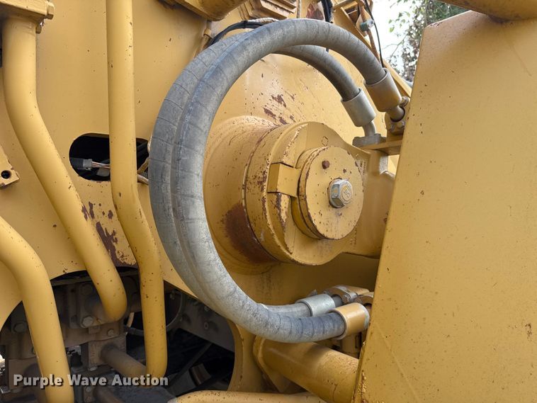 image for item FC4037 2002 Caterpillar 988G wheel loader