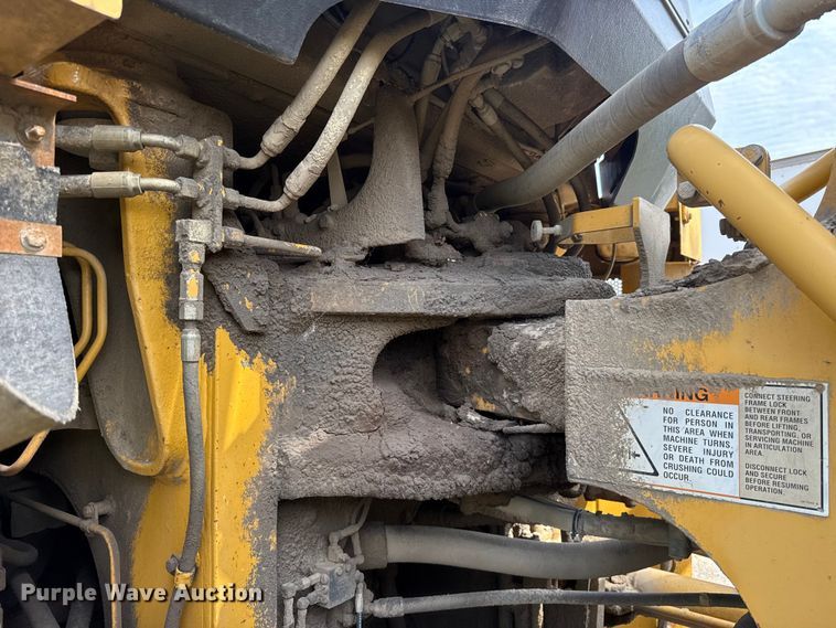 image for item FC4037 2002 Caterpillar 988G wheel loader