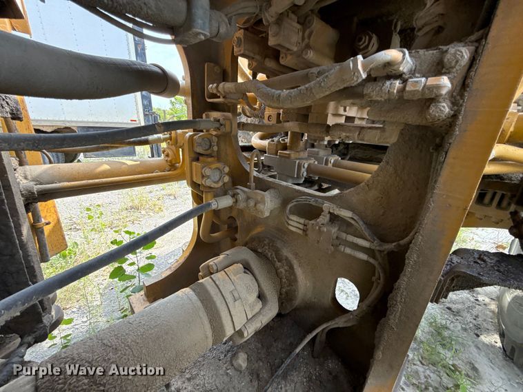 image for item FC4037 2002 Caterpillar 988G wheel loader