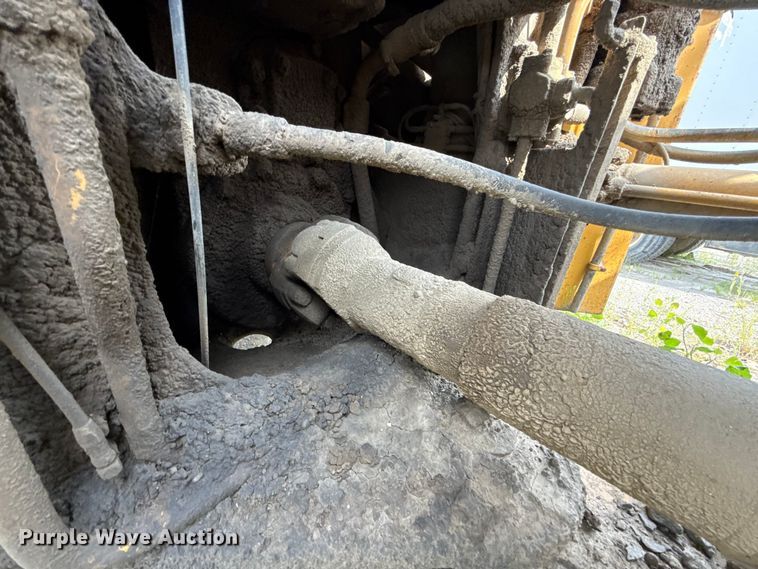 image for item FC4037 2002 Caterpillar 988G wheel loader