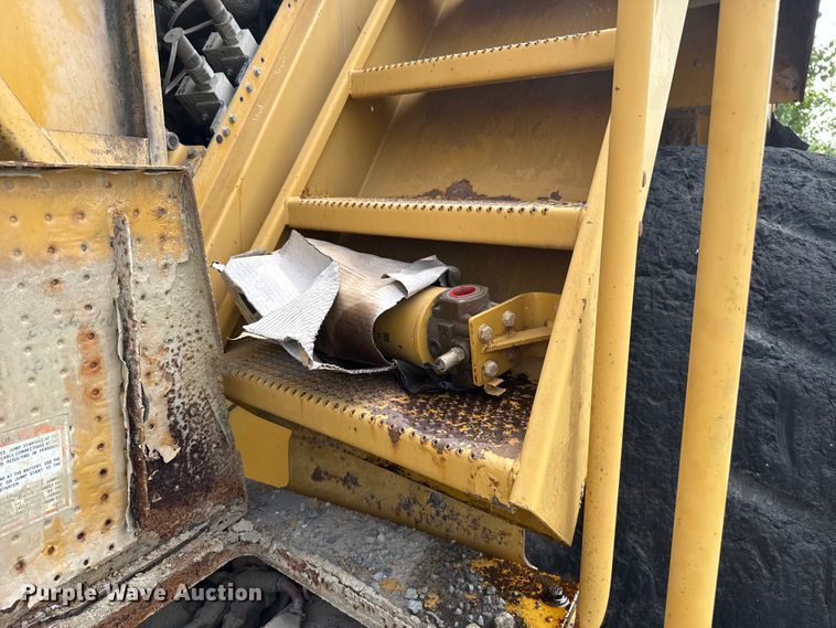 image for item FC4037 2002 Caterpillar 988G wheel loader