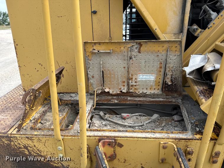 image for item FC4037 2002 Caterpillar 988G wheel loader