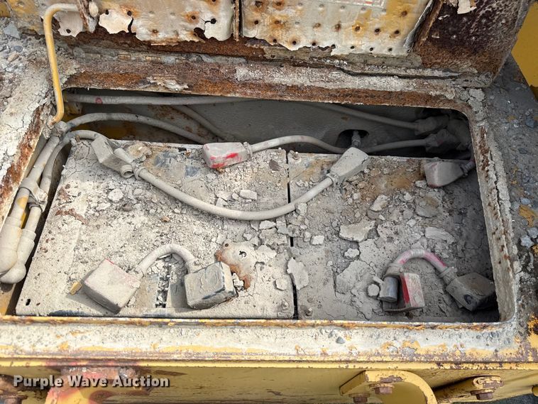 image for item FC4037 2002 Caterpillar 988G wheel loader
