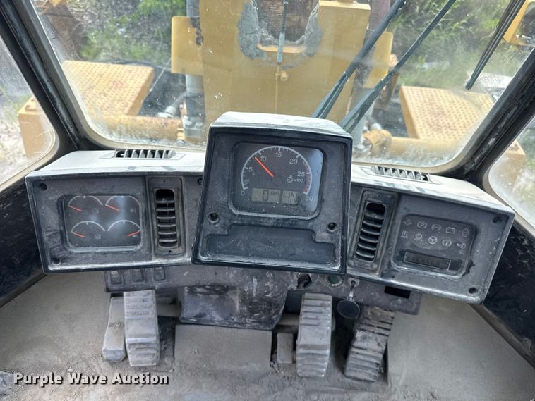 image for item FC4037 2002 Caterpillar 988G wheel loader