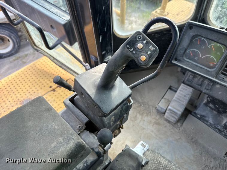 image for item FC4037 2002 Caterpillar 988G wheel loader
