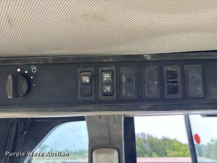 image for item FC4037 2002 Caterpillar 988G wheel loader