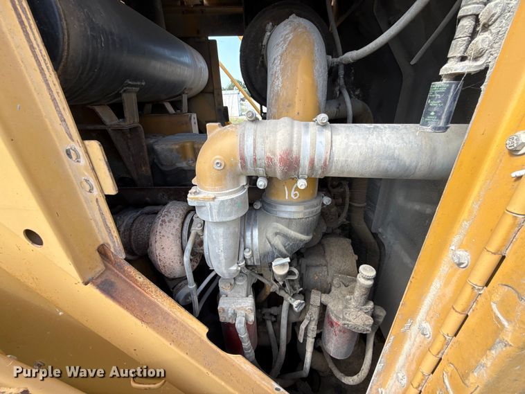 image for item FC4037 2002 Caterpillar 988G wheel loader