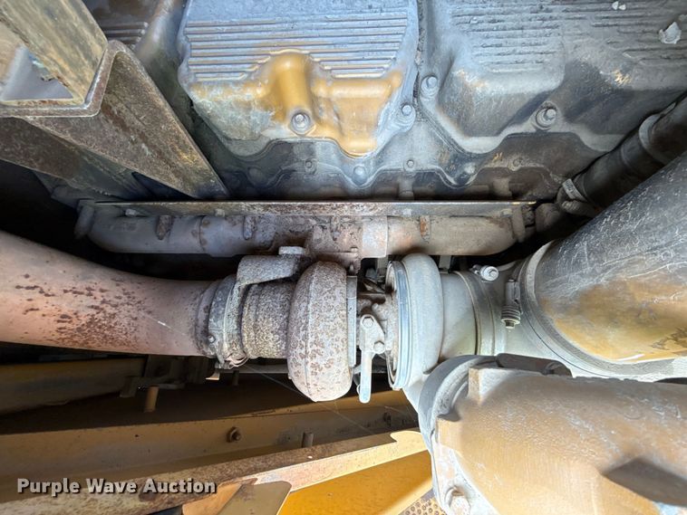image for item FC4037 2002 Caterpillar 988G wheel loader