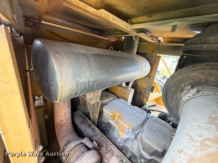 image for item FC4037 2002 Caterpillar 988G wheel loader