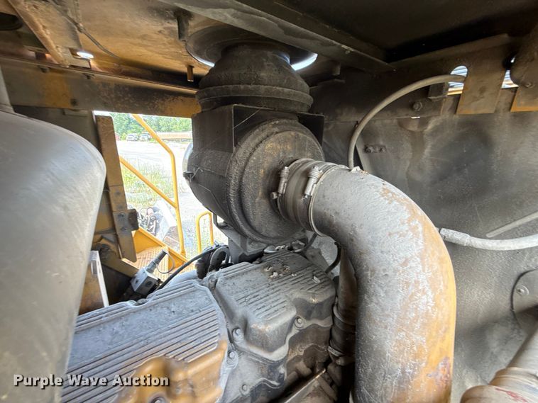 image for item FC4037 2002 Caterpillar 988G wheel loader