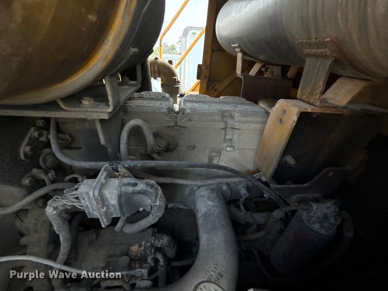image for item FC4037 2002 Caterpillar 988G wheel loader