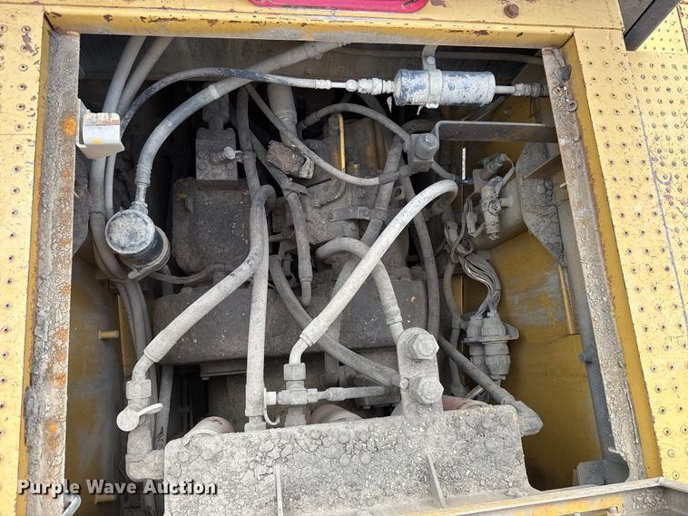 image for item FC4037 2002 Caterpillar 988G wheel loader