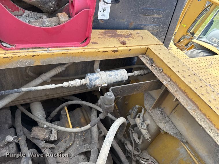 image for item FC4037 2002 Caterpillar 988G wheel loader