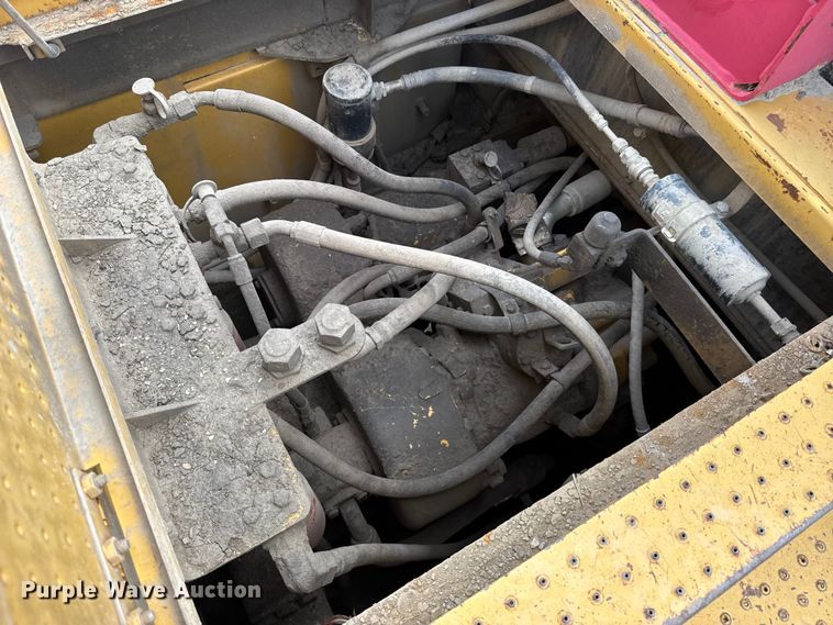 image for item FC4037 2002 Caterpillar 988G wheel loader