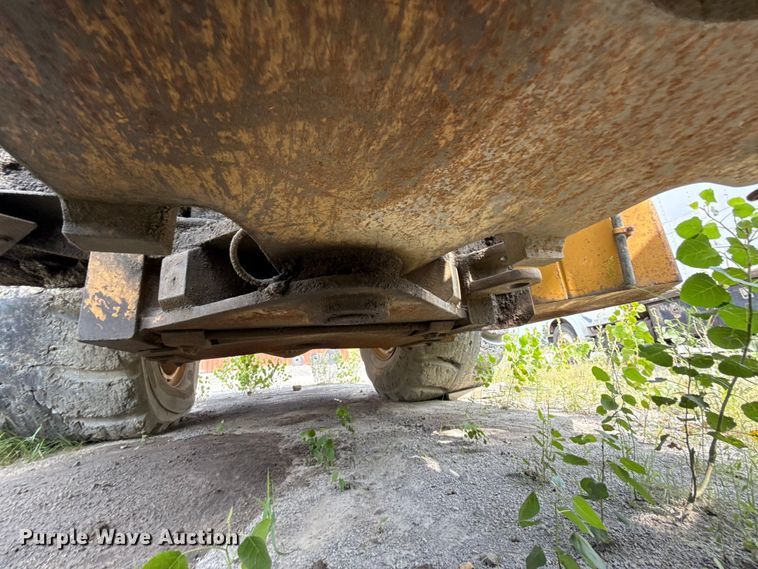 image for item FC4037 2002 Caterpillar 988G wheel loader
