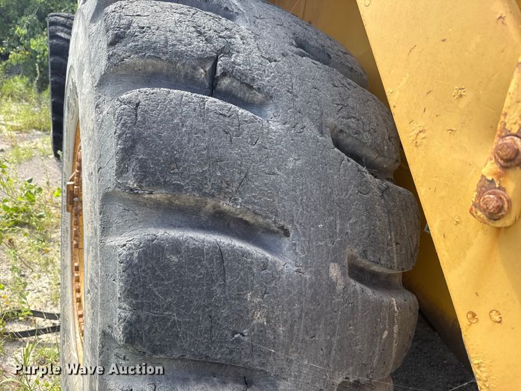 image for item FC4037 2002 Caterpillar 988G wheel loader