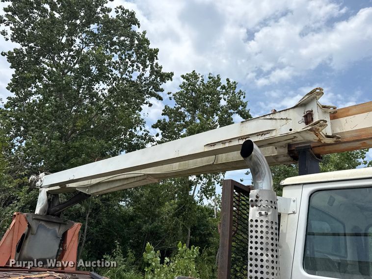 image for item FC4040 1979 Ford LT9000 crane truck