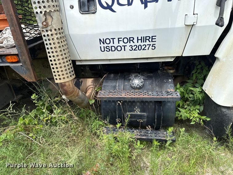 image for item FC4040 1979 Ford LT9000 crane truck