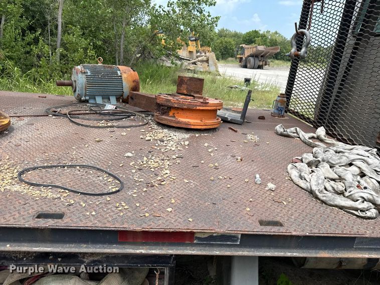 image for item FC4040 1979 Ford LT9000 crane truck
