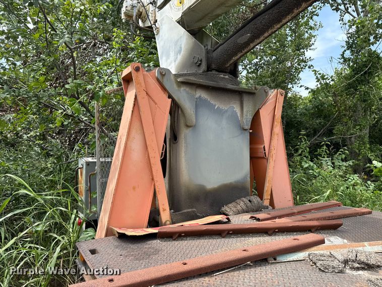 image for item FC4040 1979 Ford LT9000 crane truck