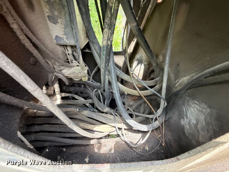 image for item FC4040 1979 Ford LT9000 crane truck