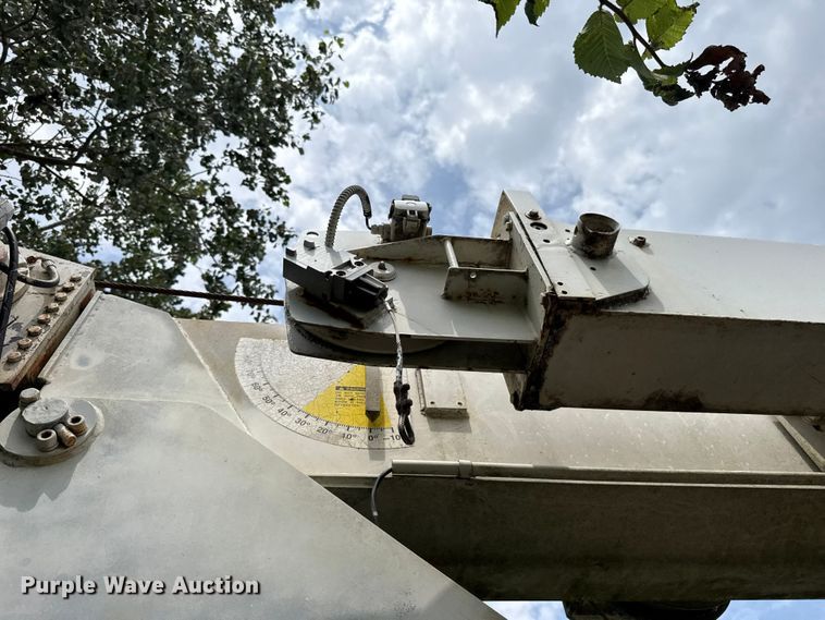 image for item FC4040 1979 Ford LT9000 crane truck