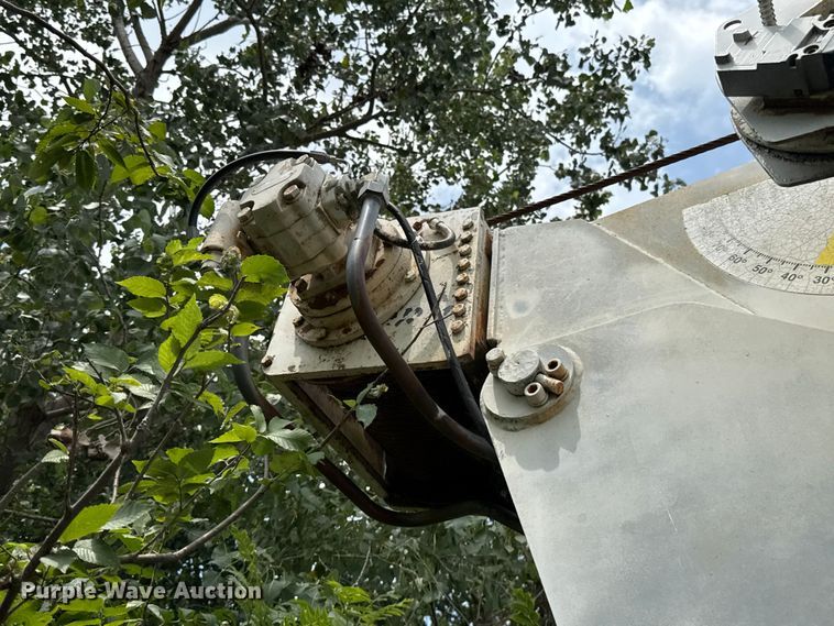 image for item FC4040 1979 Ford LT9000 crane truck