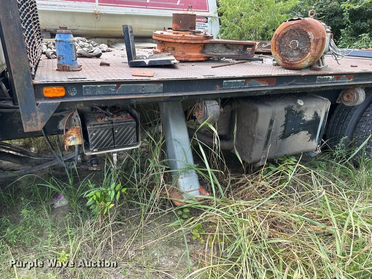 image for item FC4040 1979 Ford LT9000 crane truck