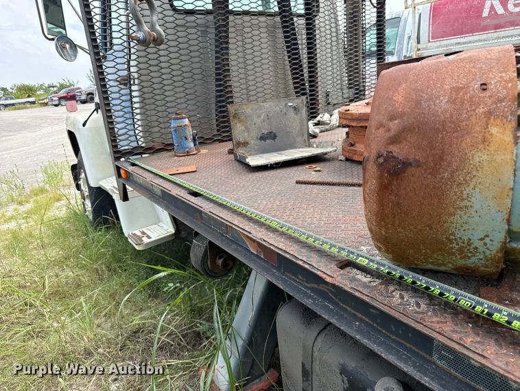 image for item FC4040 1979 Ford LT9000 crane truck